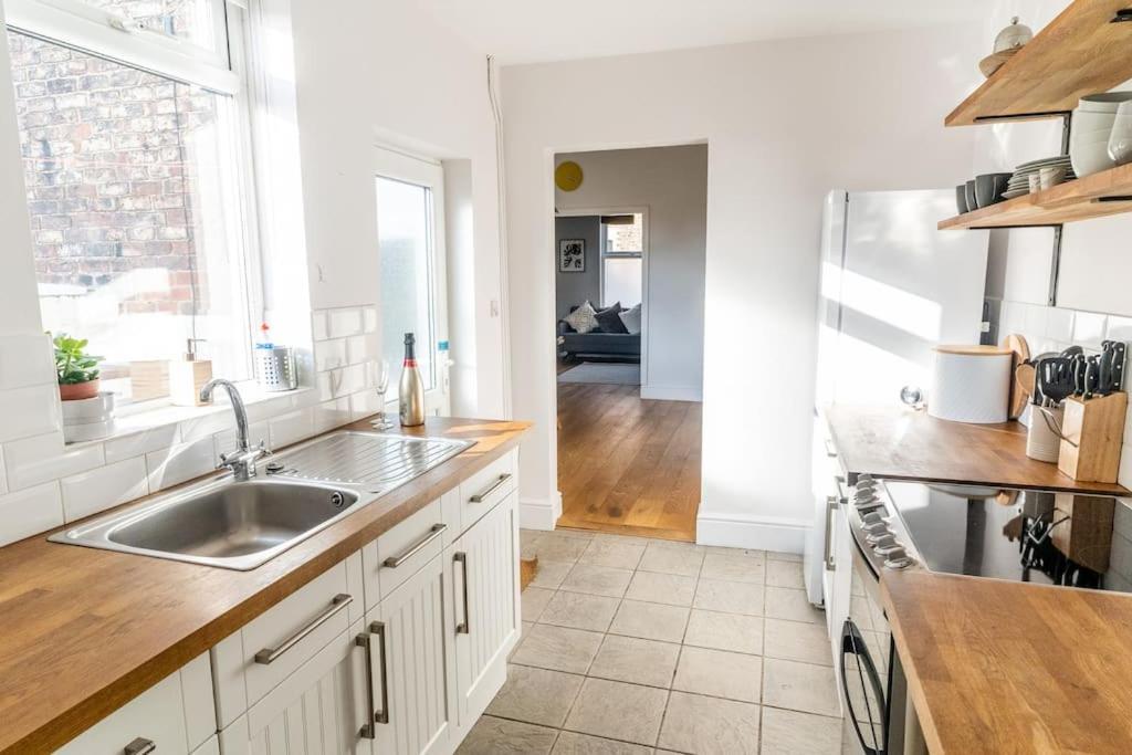 Spacious 3 Bedroom House ヨーク エクステリア 写真